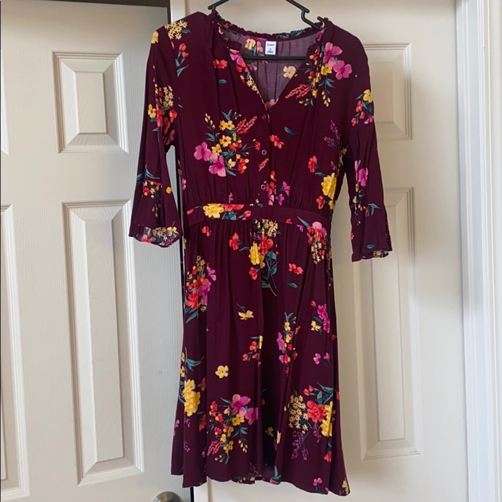 Old navy floral flutter sleeve dress